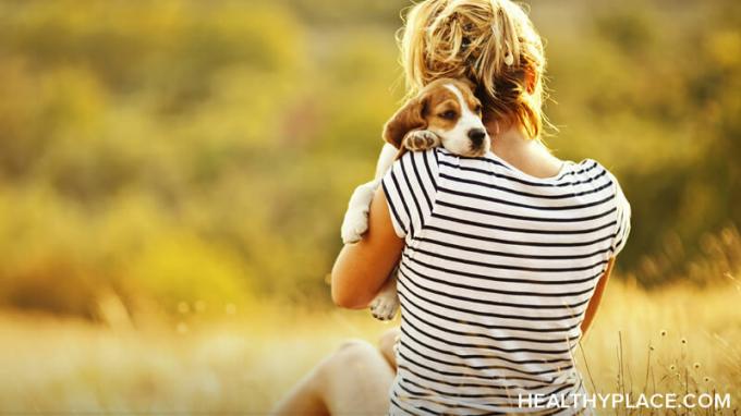 טיפול בעזרת בעלי חיים עשוי להועיל לבריאות הנפש שלך. למד כיצד טיפול בבעלי חיים משמש לבריאות הנפש באתר HealthyPlace.com