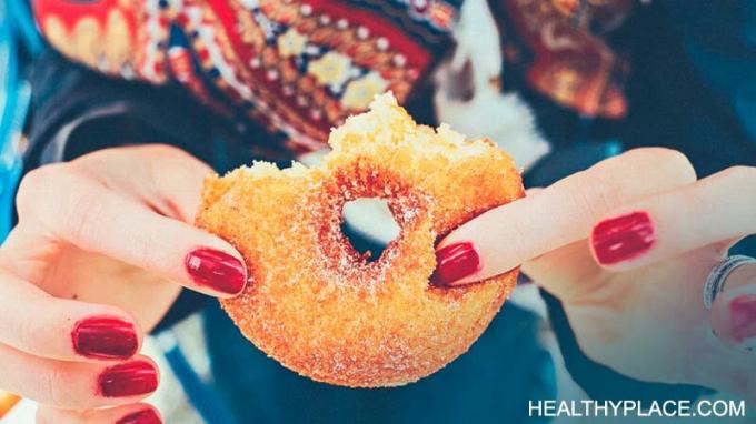 גלה את הקשר בין הפרעות אכילה לסוכרת וכיצד החיים עם שני התנאים יכולים להוביל לבעיות בריאותיות חמורות, ואפילו למוות.