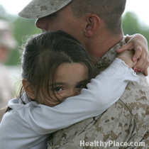 ילדיהם של ותיקים עם PTSD קרבי יכולים לסבול מתסמינים של PTSD. ההשפעות של PTSD קרבי על ילדים יכולות לנוע בין חרדה לגמילה.
